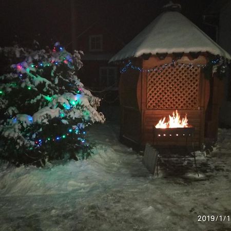 Vila Shelter Pid Lypamy Mykulyčyn Exteriér fotografie